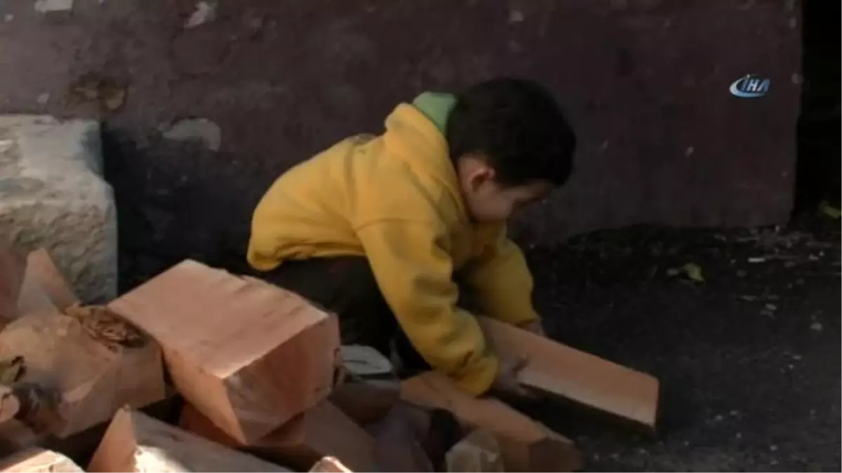 Hasta Eşine ve 2,5 Yaşındaki Çocuğuna Bakabilmek İçin Evinde Satacak Bir Şeyi Kalmayan Kadın Yardım...