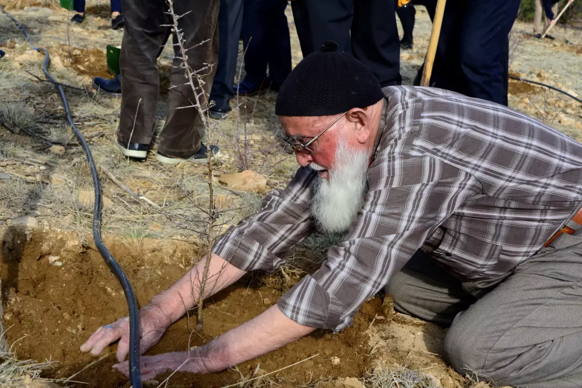 Huzurevi Sakinleri Fidan Dikti