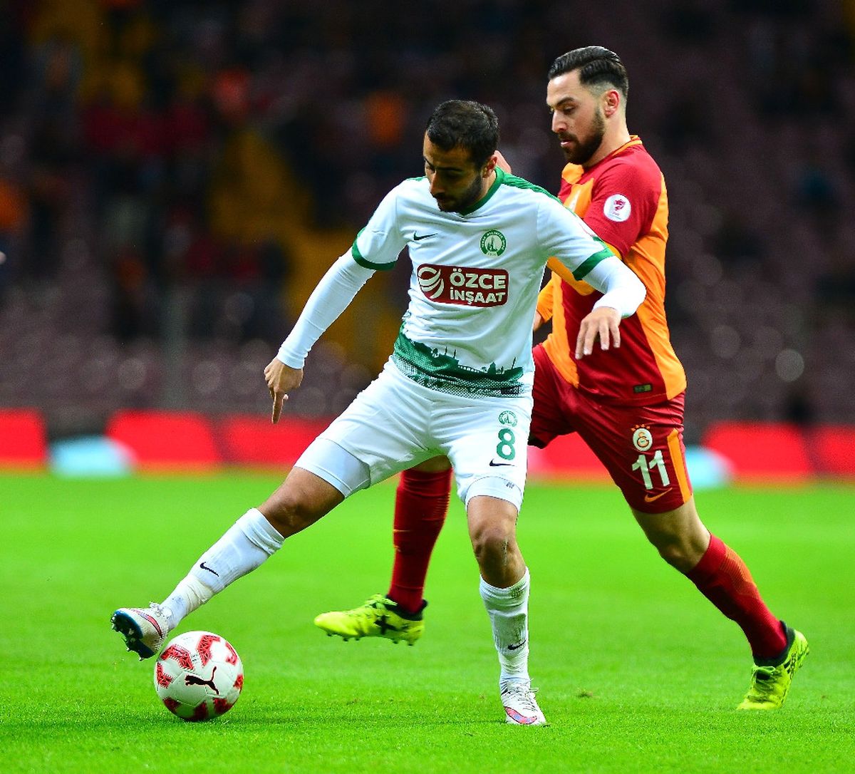 İlk Yarı Galatasaray\'ın Üstünlüğüyle Bitti