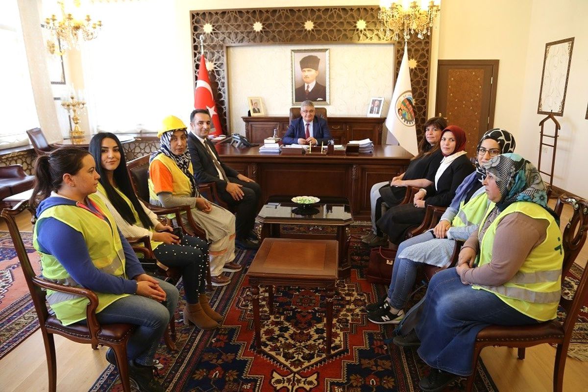 Kadın Girişimcilerden Vali Pekmez ile Görüştü