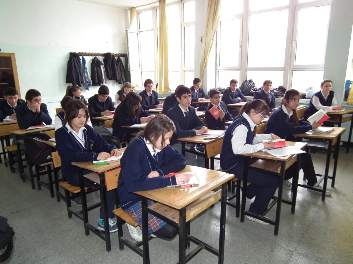 MEB Müsteşarı Liseye Geçiş Sistemini Anlattı: Pansiyonlu Okulları Kabul Edenlere 5+5 Tercih