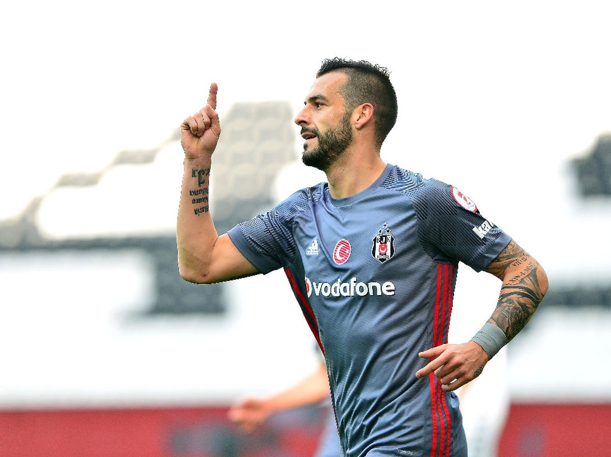 Negredo Manisaspor\'a Patladı