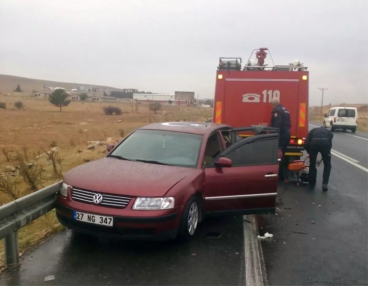 Otomobille Minibüs Çarpıştı: 10 Yaralı