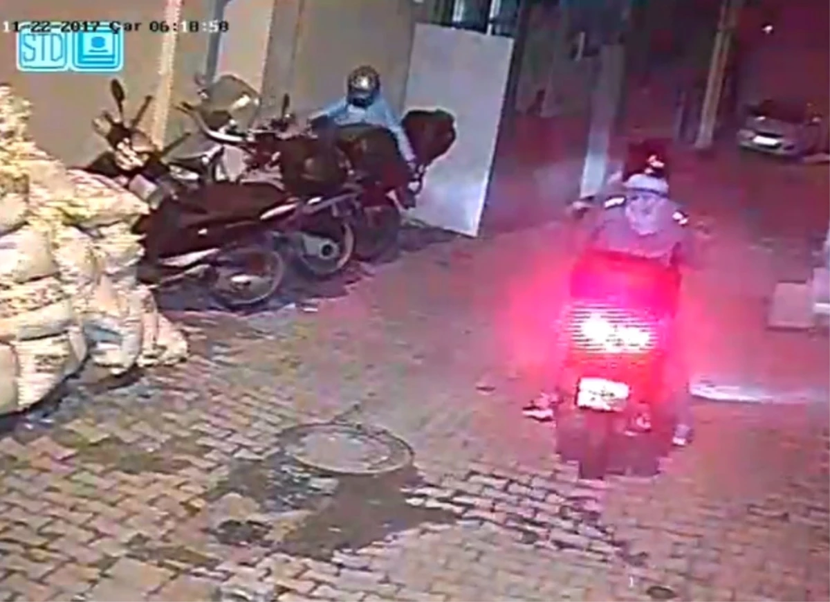 Motosiklet Hırsızlığı Kamerada