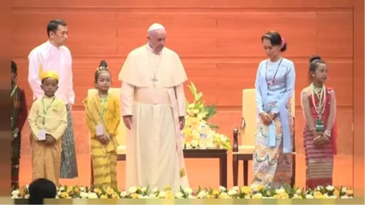 Papa Francis\'ten Myanmar\'da Barış Çağrısı