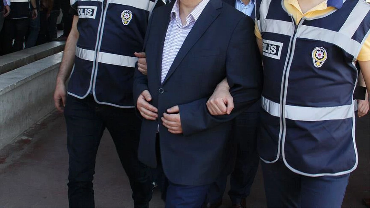 Zarrab Davasına Sahte Delil Götüren Biri CHP\'li Eski Vekil, İki Kişi Hakkında Yakalama Kararı