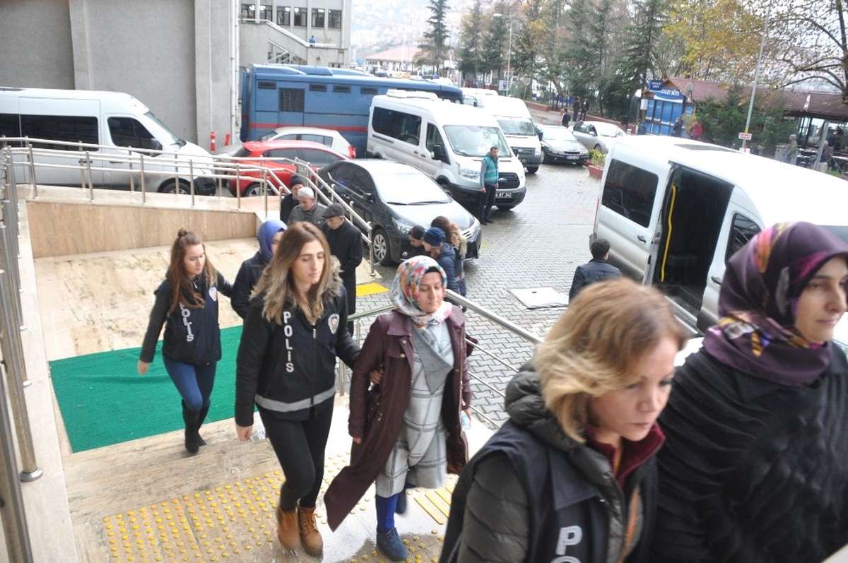 Zonguldak\'ta Fetö Soruşturması 6 Kadın Adliyeye Sevk Edildi
