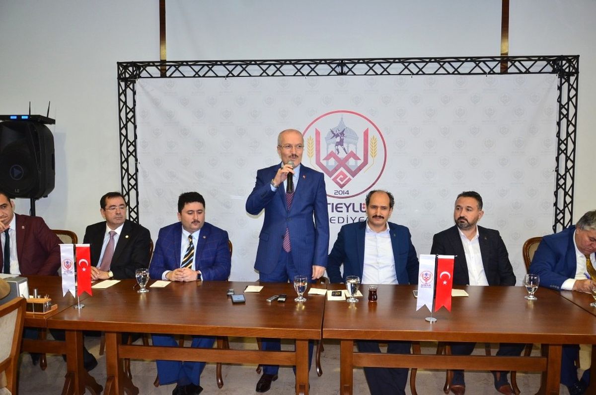 Altıeylül Belediyesi Muhtarlarla Buluştu