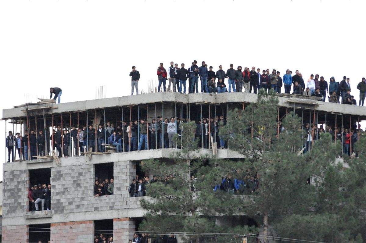 Batman\'da Taraftara Stadyum Yetmedi