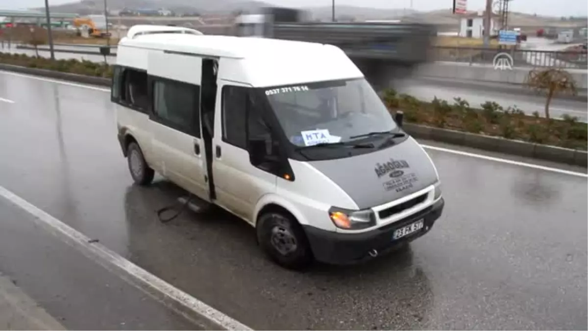 Elazığ\'da Zincirleme Trafik Kazası: 4 Yaralı