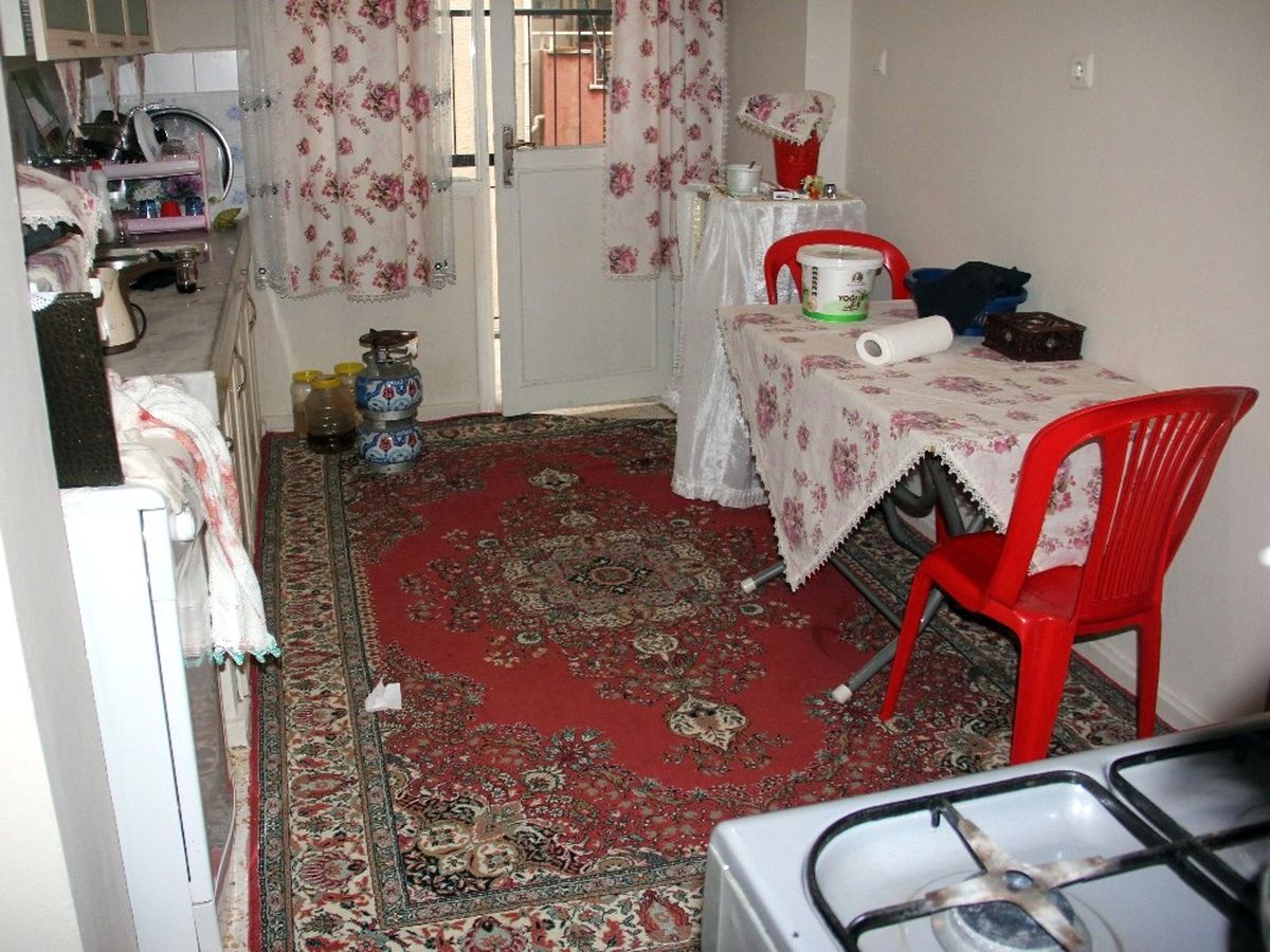 Eski Kocasına Kızgın Yağ Döküp Bıçakladı