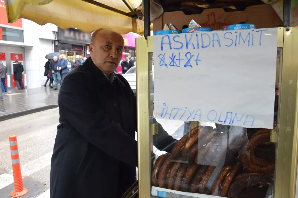 İhtiyaç Sahiplerine \'Askıda Simit\' Desteği