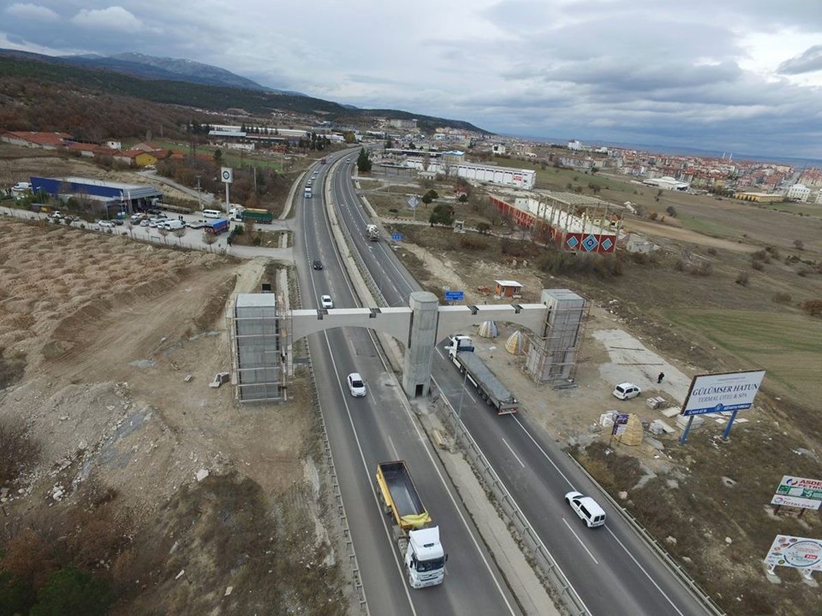 Kütahya\'ya Şehir Kapıları