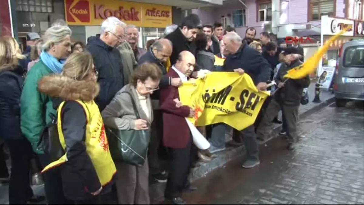 Maltepe İlçe Milli Eğitim Müdürlüğü Önünde "Kitap" Protestosu