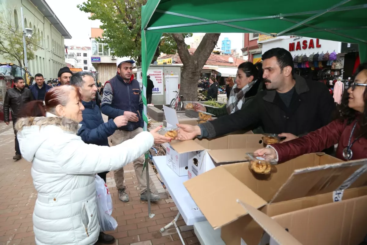 Odunpazarı Belediyesi Kandil Simidi Dağıttı