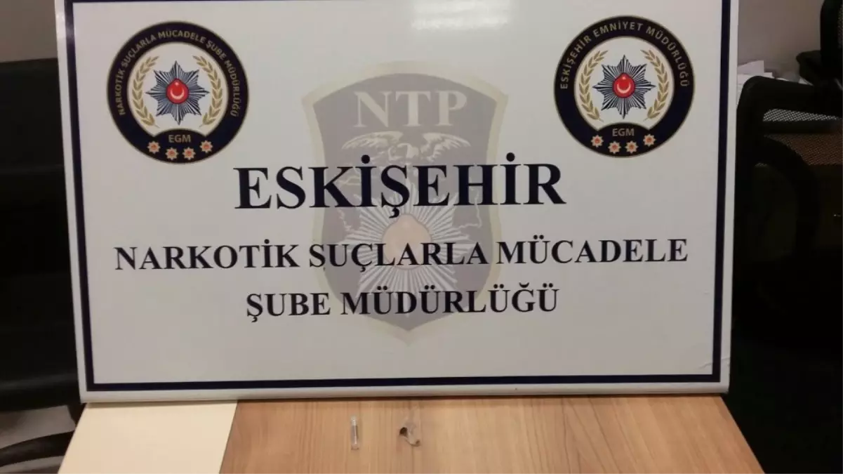 Polisin Kovaladığı Araçtan Esrar Çıktı