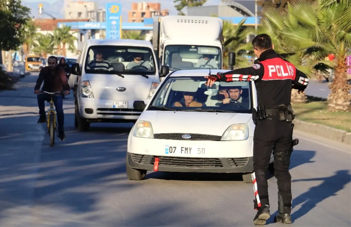 Polisten Uyuşturucu Denetimi