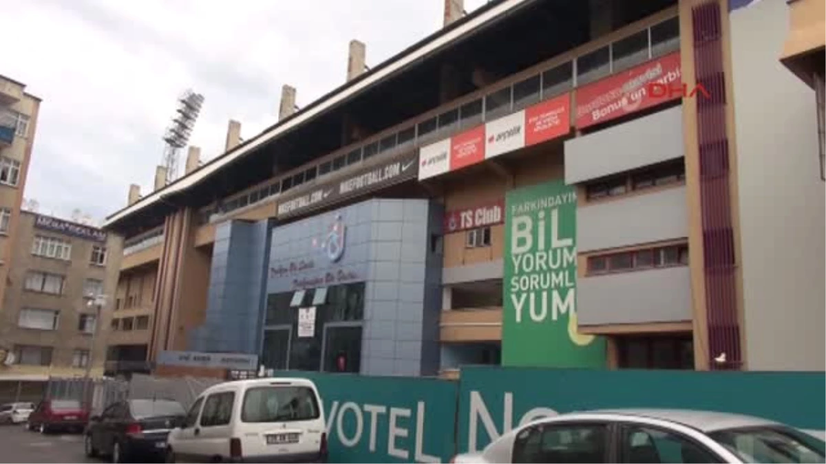 Trabzonspor\'un Eski Stadı Avni Aker\'de Yıkım Çalışmaları Başladı
