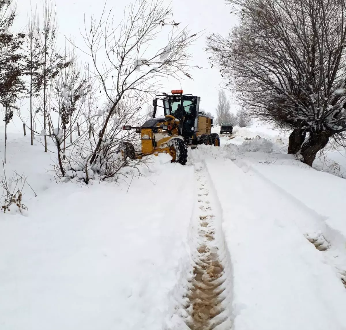 Tunceli\'de 71 Köy Yolu Ulaşıma Kapandı