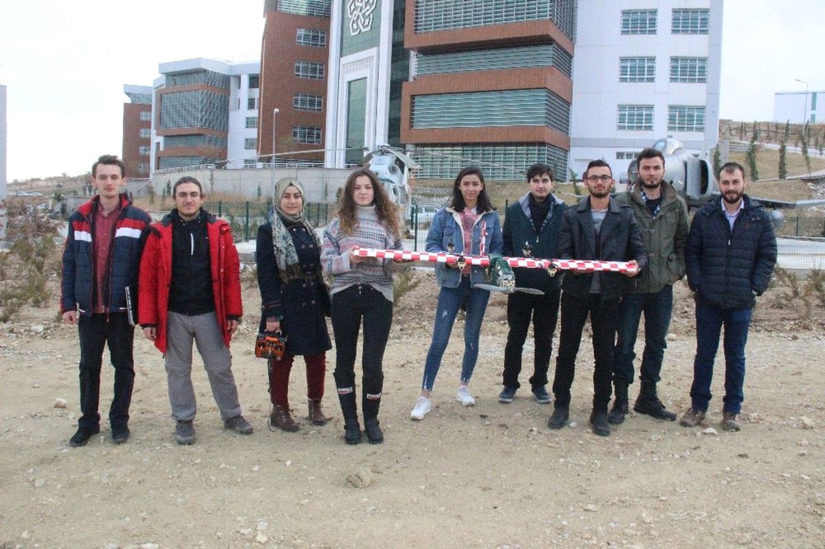 Üniversite Öğrencileri 40 Günde Dikine İniş-kalkış Yapabilen İha Yaptı