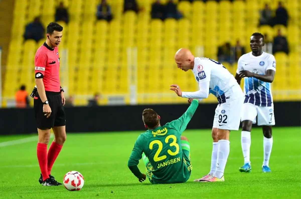 Ziraat Türkiye Kupası: Fenerbahçe: 3 - Adana Demirspor: 0 (İlk Yarı)