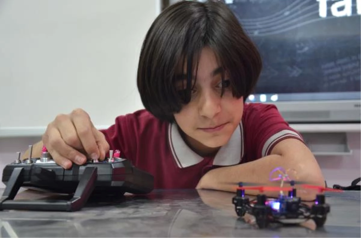 12 Yaşındaki Mert, \'Bomba Bulan Drone\' Tasarladı