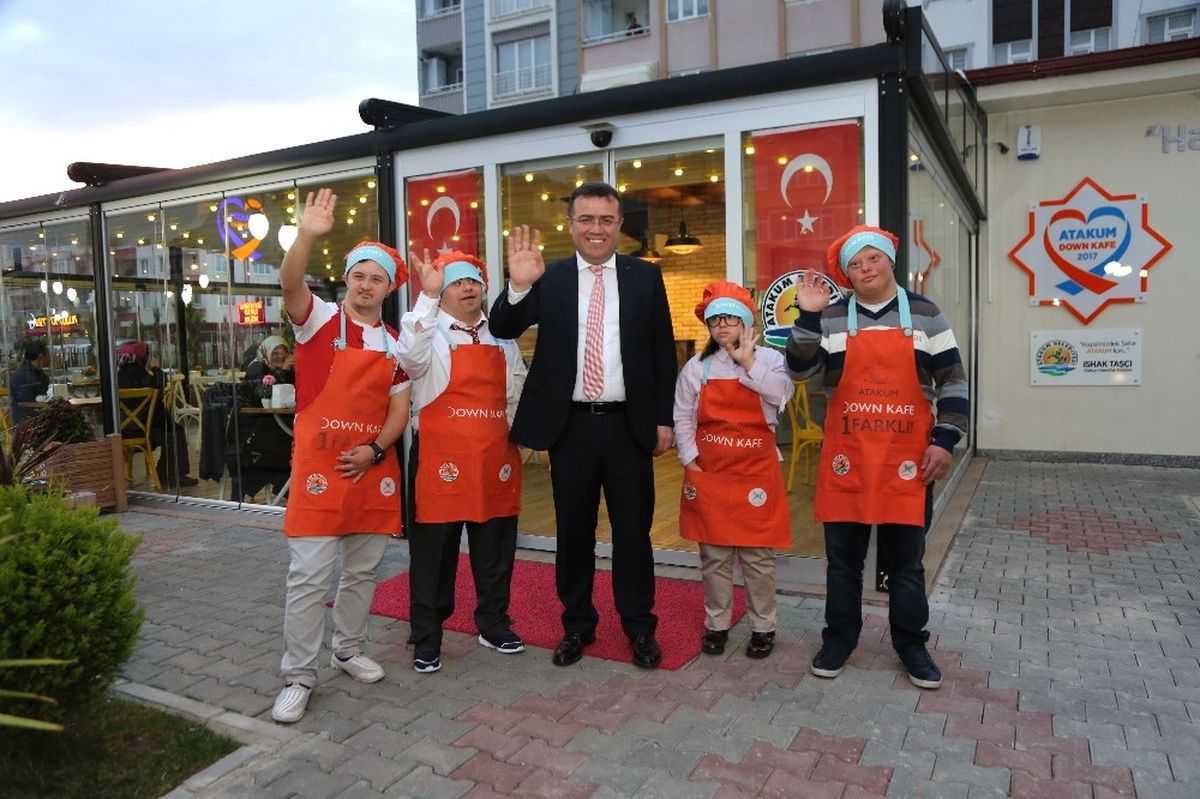 Atakum Down Kafede 9 Melek Yüzlü İş Başı Yaptı