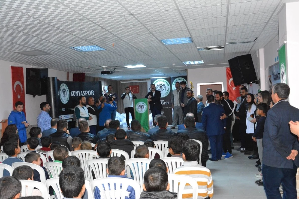 Atiker Konyaspor 300 Çocuğu Sevindirdi