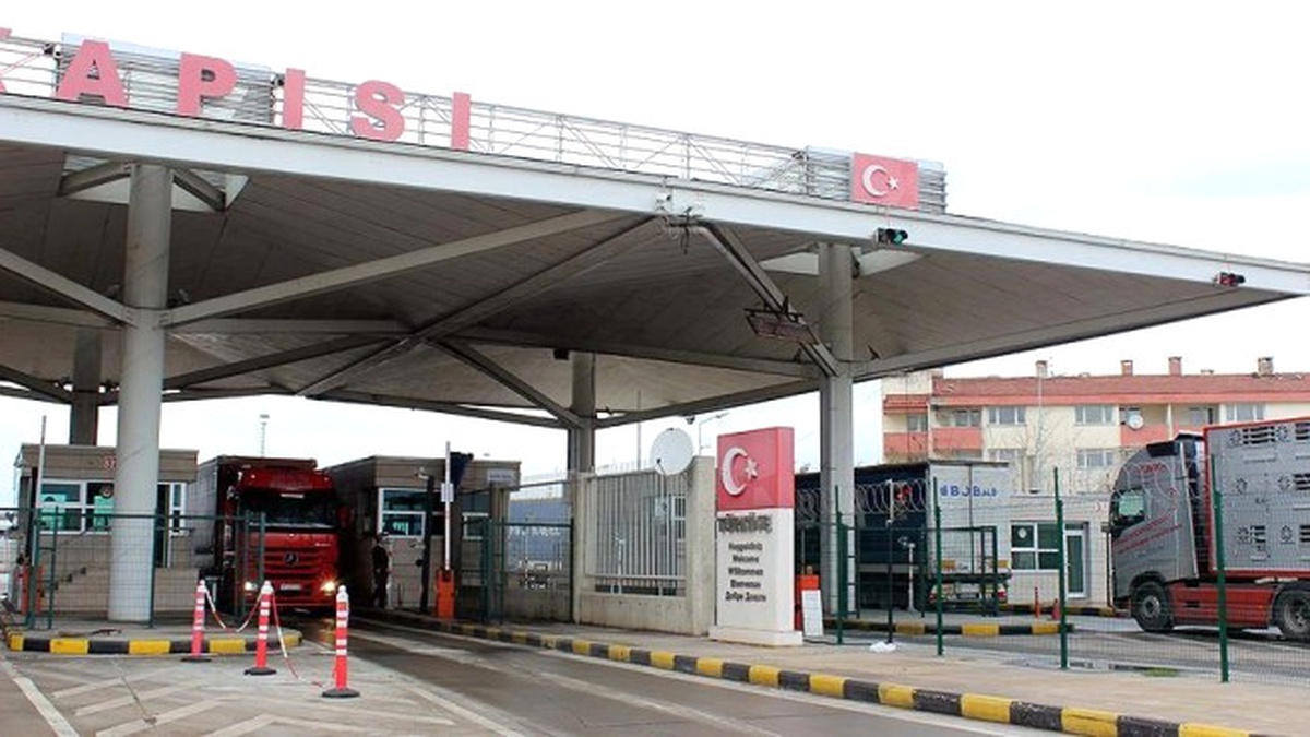 Avrupa\'ya Açılan Sınır Kapılarında Tır Kuyruğu