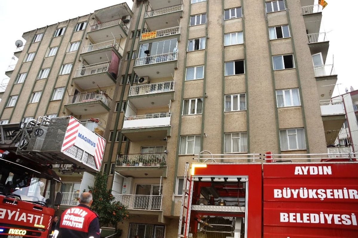 Aydın\'da Şofbenden Çıkan Yangın Korkuttu