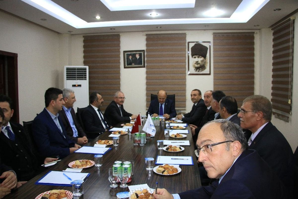 Başbakan Yardımcısı Fikri Işık, Mardin\'de Organize Sanayi Bölgesini Ziyaret Etti