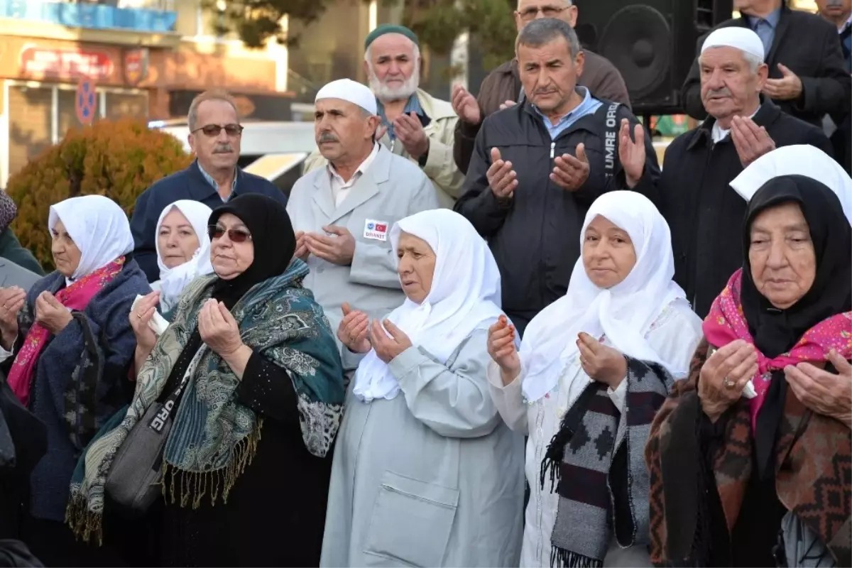 Başkan Bakıcı Umre Yolcularını Kutsal Topraklara Uğurladı