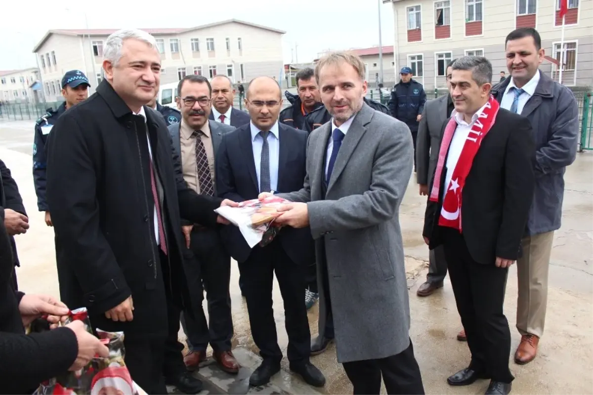 Bosna Hersek Ankara Büyükelçisi Konteyner Kenti Ziyaret Etti