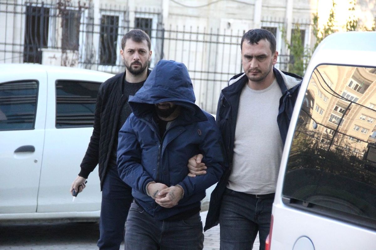 Evinde Bonzai Ele Geçen Genç Tutuklandı