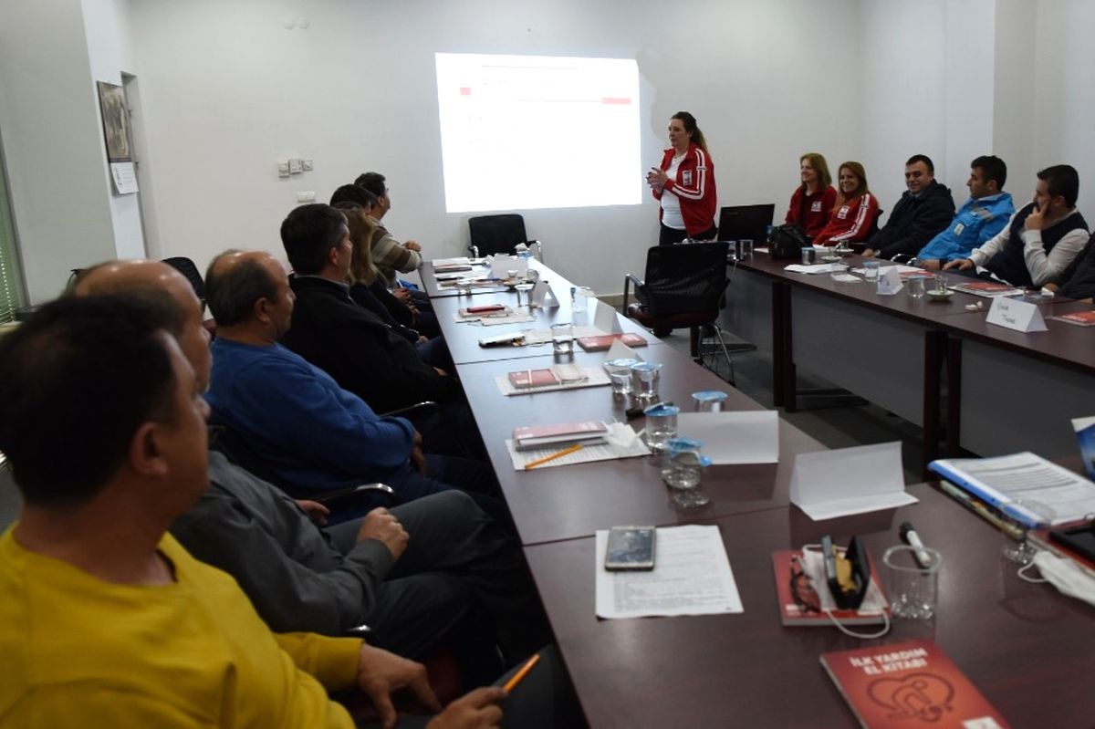 İlk Yardım Eğitim Sertifikaları Yenilendi