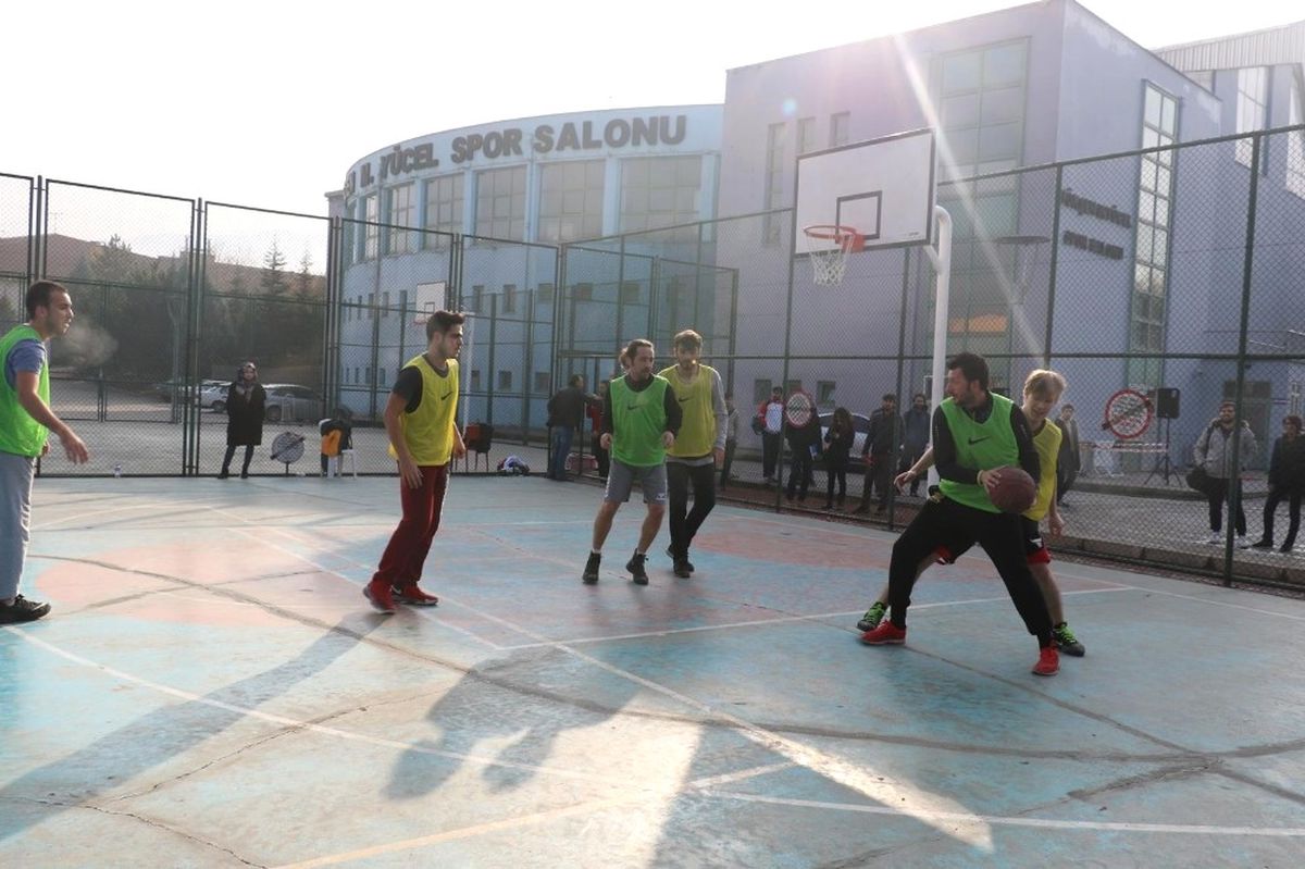 Kbü\'de Sokak Basketbolu Heyecanı Yaşandı
