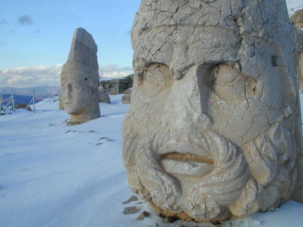 Nemrut Dağı Beyaza Büründü