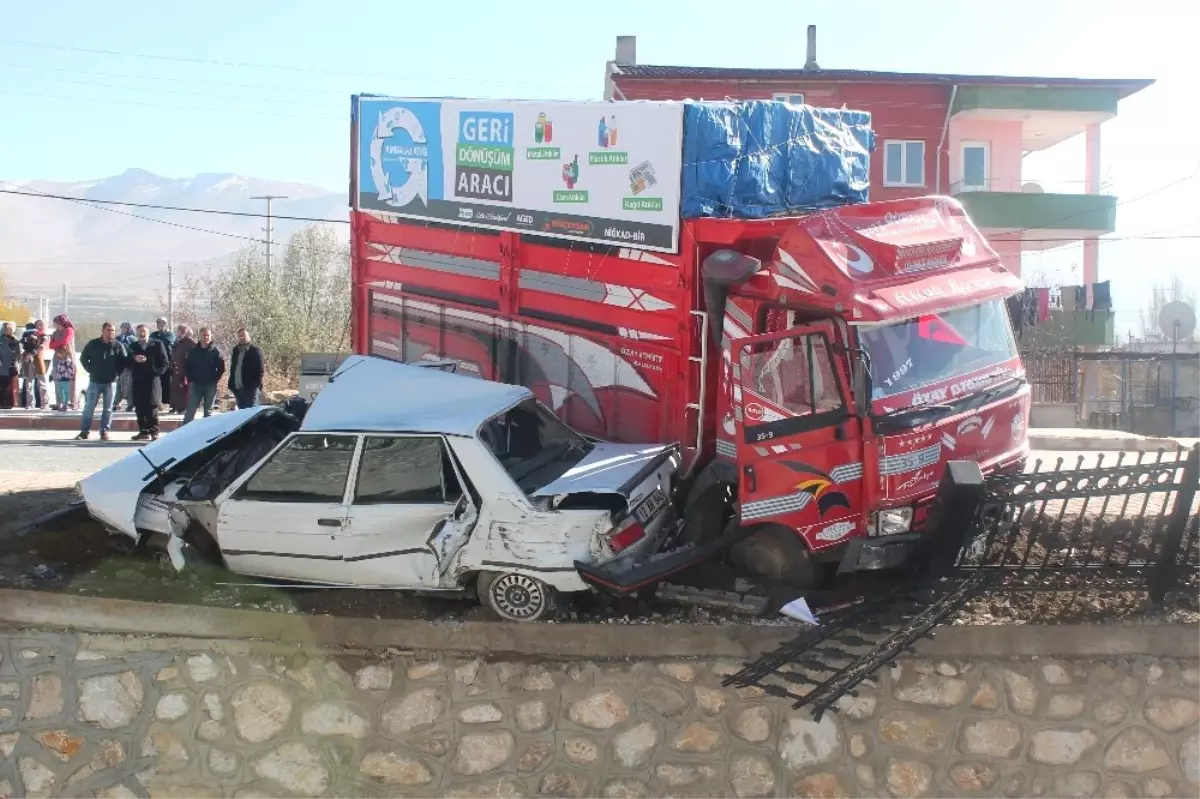 Niğde\'de Hayrete Düşüren Trafik Kazası