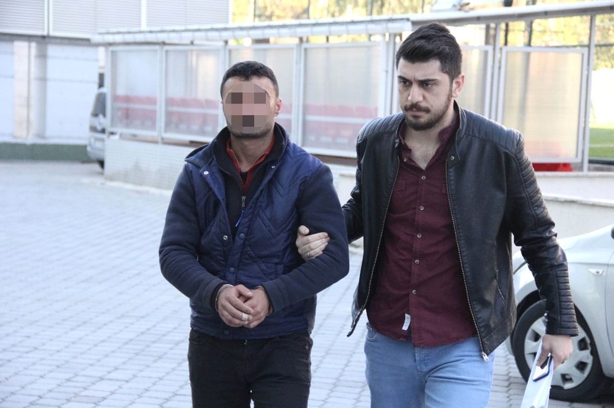 Parkta Uyuşturucu Sattığı İddia Edilen Genç Tutuklandı