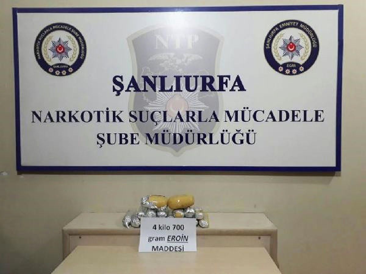 Şanlıurfa\'da Otomobilde 4 Kilo 700 Gram Eroine Gözaltı