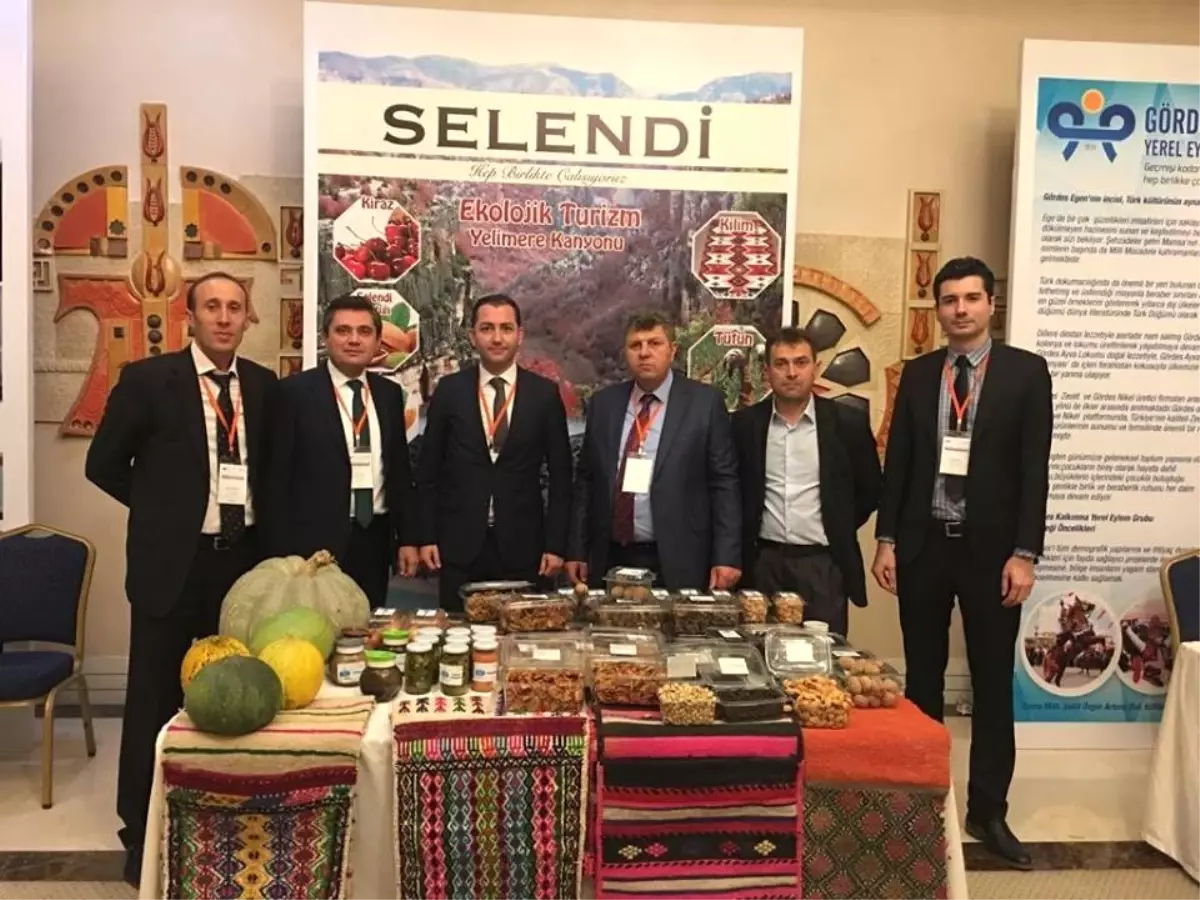 Selendi Standına Büyük İlgi