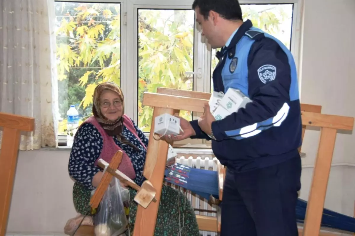 Süleymanpaşa Belediyesi Şehrin Dört Bir Yanında Kandil Simidi Dağıttı