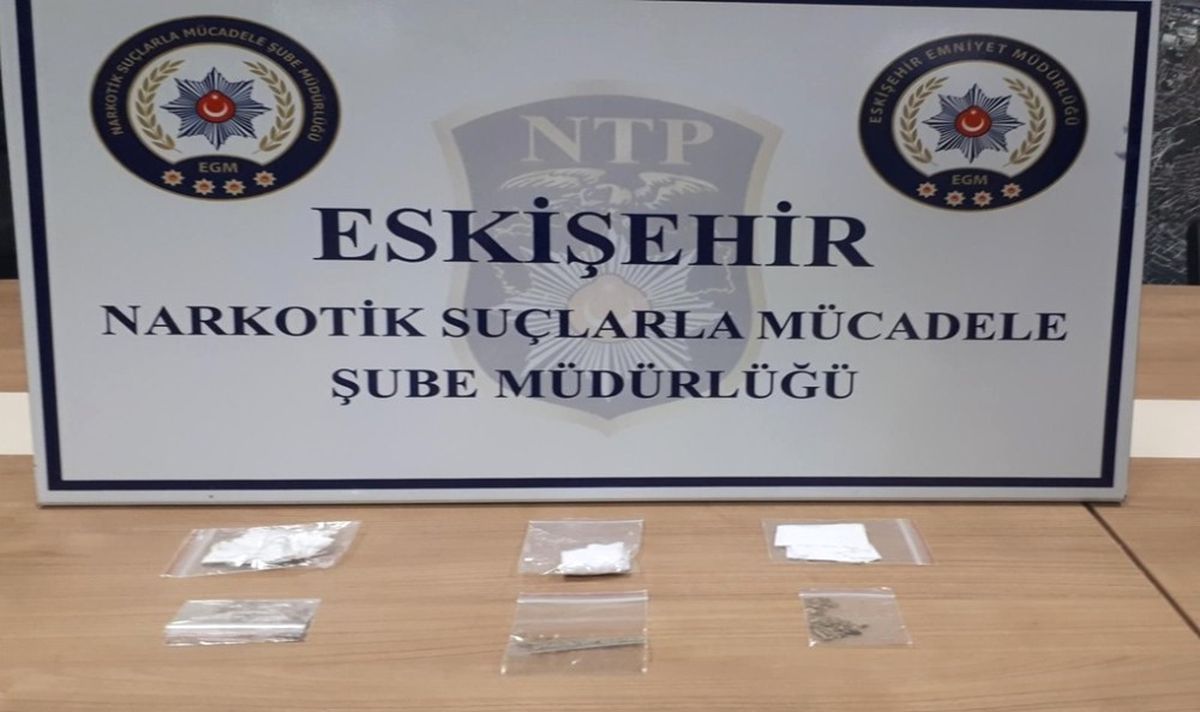 Şüphe Çeken 4 Kişinin Üzerinden Bonzai Çıktı