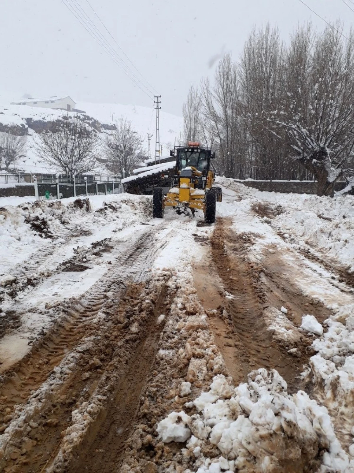Tunceli\'de Kar Nedeniyle 47 Köy Yolu Ulaşıma Kapalı
