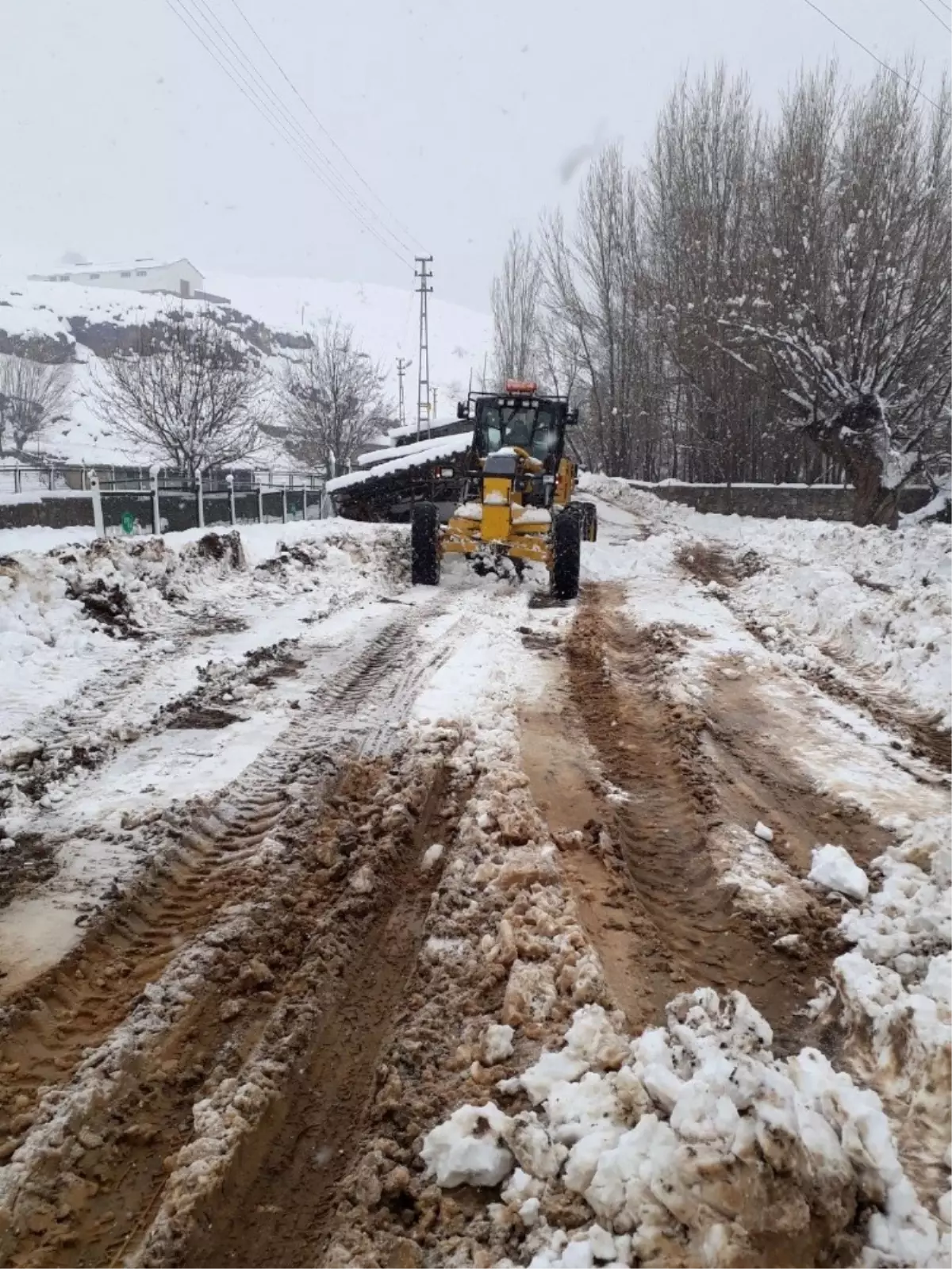 Tunceli\'de Kar Nedeniyle 47 Köy Yolu Ulaşıma Kapalı