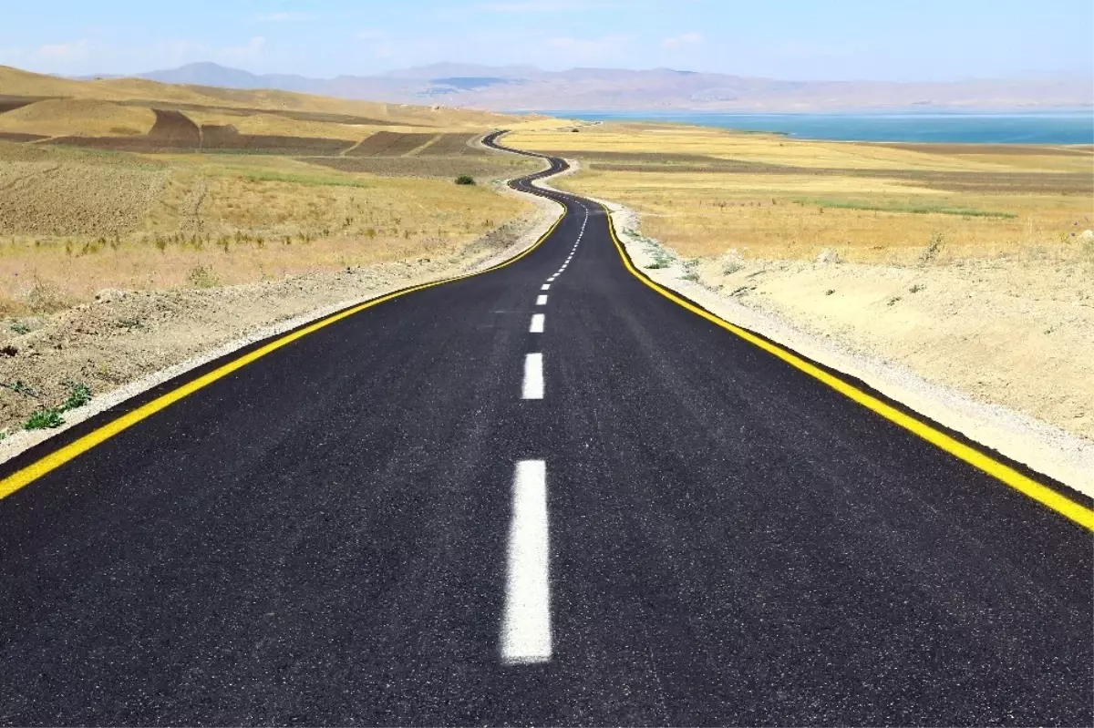 Van Büyükşehir Belediyesi 7 Ayda 962 Kilometre Yol Yaptı