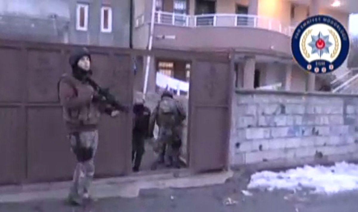 Van\'da Terör Operasyonu: 15 Gözaltı