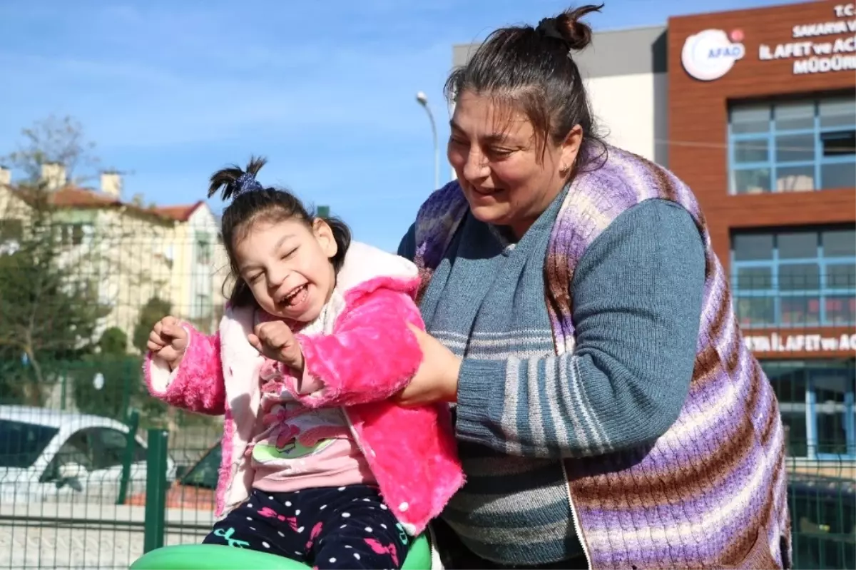 Yüzde 96 Engeli Bulunan Elif Bebek Uzanacak Yardım Elini Bekliyor
