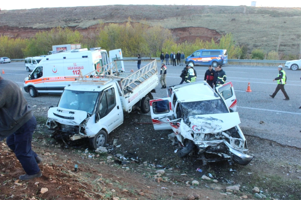 Adıyaman\'da Korkunç Kaza: 2 Ölü, 5 Yaralı