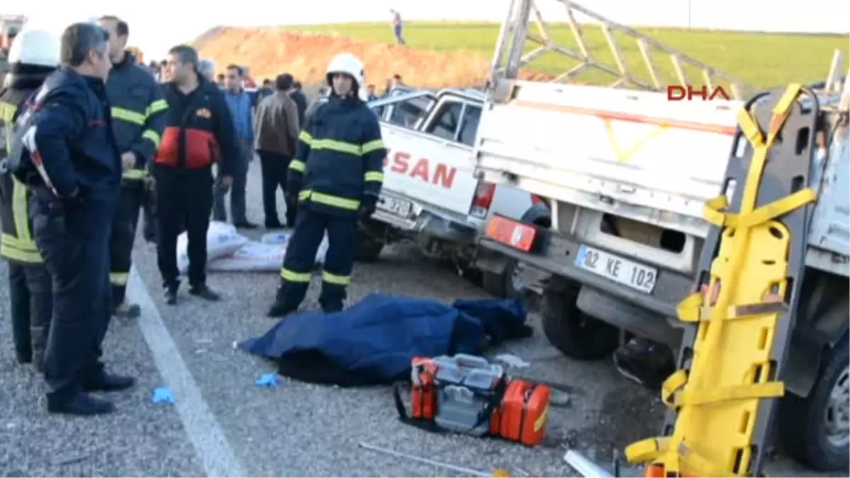 Adıyaman\'da Trafik Kazası: 2 Ölü, 4 Yaralı